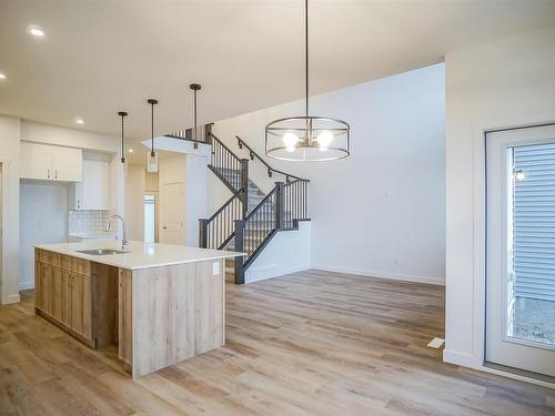 5125 Kinney Way, Edmonton, AB - Indoor Photo Showing Kitchen