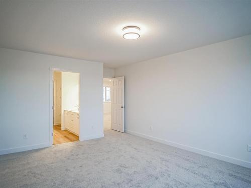 5125 Kinney Way, Edmonton, AB - Indoor Photo Showing Other Room