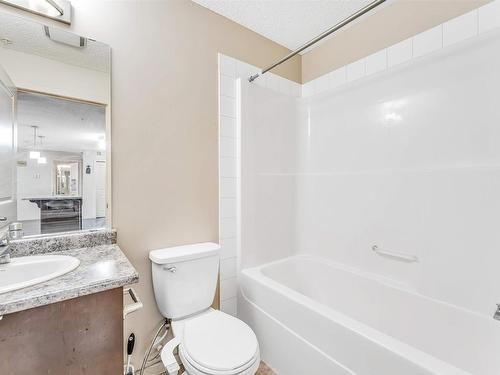 117 3357 16A Avenue, Edmonton, AB - Indoor Photo Showing Bathroom