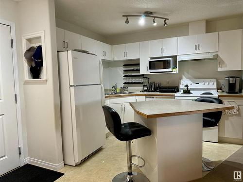 112 16221 95 Street, Edmonton, AB - Indoor Photo Showing Kitchen