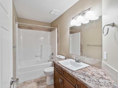 12231 170 Avenue, Edmonton, AB - Indoor Photo Showing Bathroom