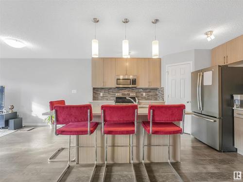 2320 68 Street Sw, Edmonton, AB - Indoor Photo Showing Kitchen With Upgraded Kitchen