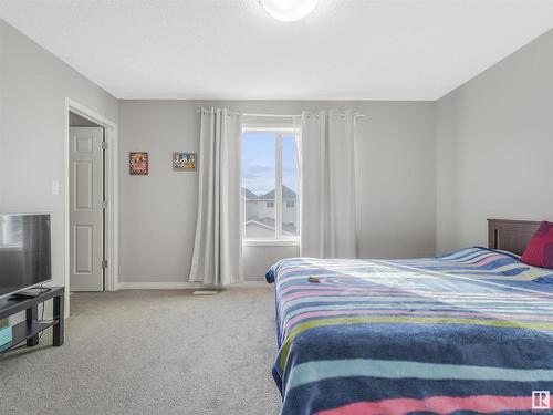 2320 68 Street Sw, Edmonton, AB - Indoor Photo Showing Bedroom