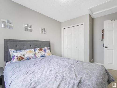 2320 68 Street Sw, Edmonton, AB - Indoor Photo Showing Bedroom