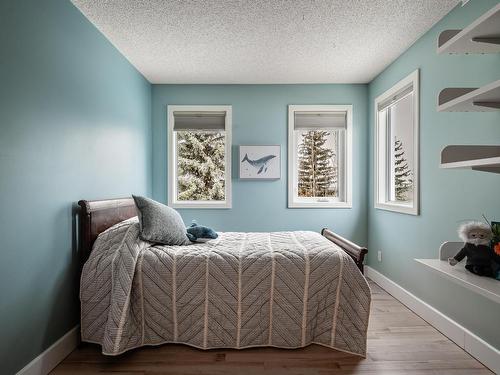 12 Kingsborough Court, St. Albert, AB - Indoor Photo Showing Bedroom