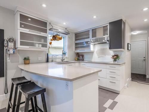 12 Kingsborough Court, St. Albert, AB - Indoor Photo Showing Kitchen