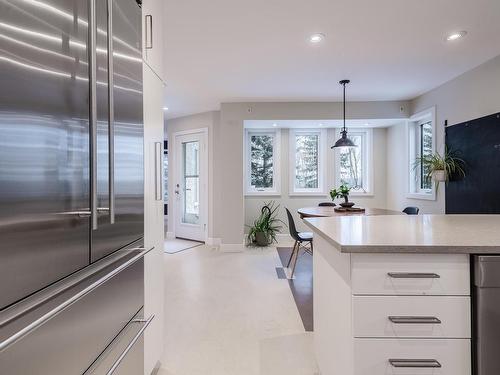 12 Kingsborough Court, St. Albert, AB - Indoor Photo Showing Kitchen