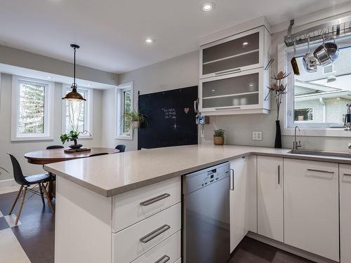 12 Kingsborough Court, St. Albert, AB - Indoor Photo Showing Kitchen