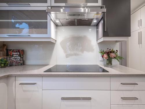 12 Kingsborough Court, St. Albert, AB - Indoor Photo Showing Kitchen