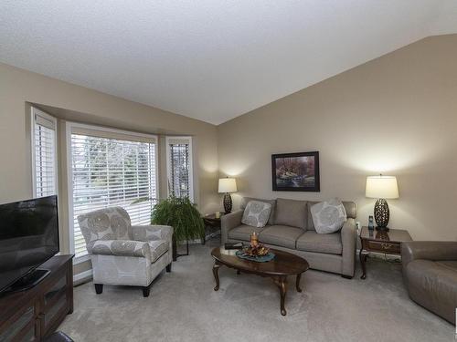 2 13217 155 Avenue, Edmonton, AB - Indoor Photo Showing Living Room