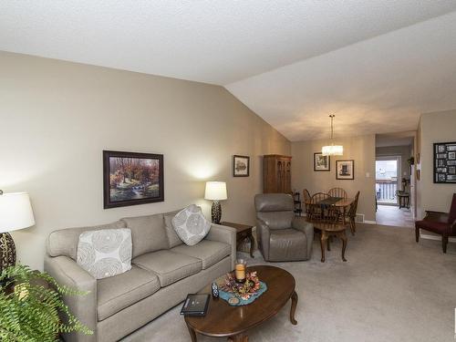 2 13217 155 Avenue, Edmonton, AB - Indoor Photo Showing Living Room