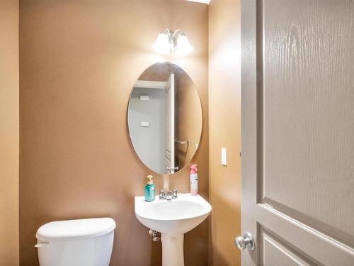 548 Leger Way, Edmonton, AB - Indoor Photo Showing Bathroom