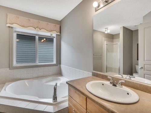 548 Leger Way, Edmonton, AB - Indoor Photo Showing Bathroom