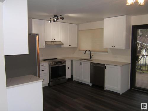 4226 49A Street, Vegreville, AB - Indoor Photo Showing Kitchen