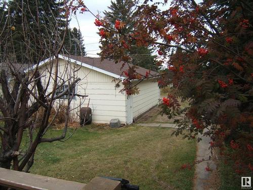 4226 49A St, Vegreville, AB 