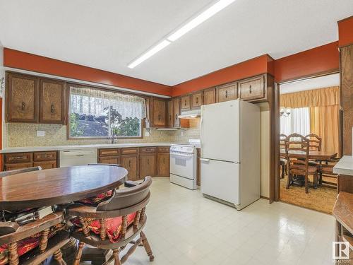 10206 173A Avenue, Edmonton, AB - Indoor Photo Showing Kitchen