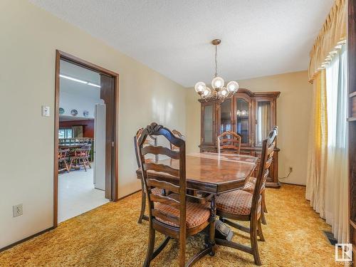 10206 173A Avenue, Edmonton, AB - Indoor Photo Showing Dining Room