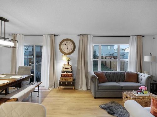 9516 227 Street, Edmonton, AB - Indoor Photo Showing Living Room