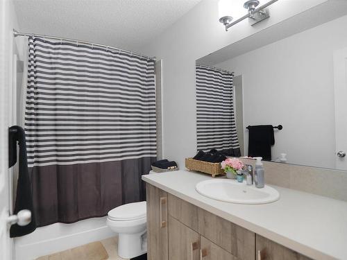 9516 227 Street, Edmonton, AB - Indoor Photo Showing Bathroom