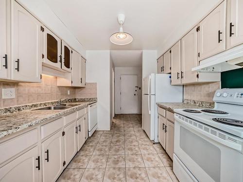 206 7835 159 Street, Edmonton, AB - Indoor Photo Showing Kitchen