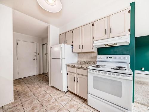 206 7835 159 Street, Edmonton, AB - Indoor Photo Showing Kitchen