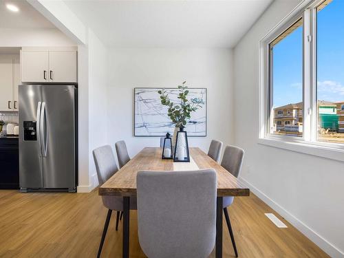 15 Kiwyck Link, Spruce Grove, AB - Indoor Photo Showing Dining Room