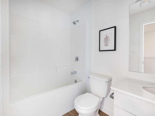 15 Kiwyck Link, Spruce Grove, AB - Indoor Photo Showing Bathroom