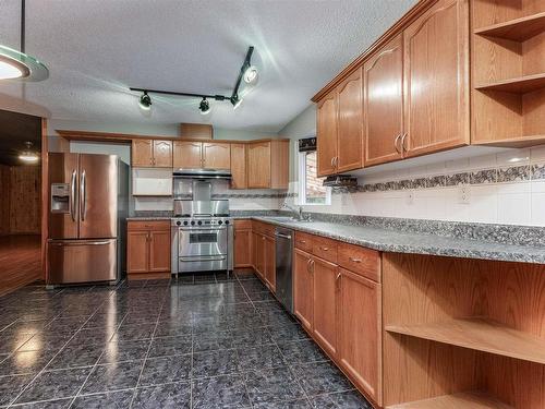 78 52343 Rge Road 211, Rural Strathcona County, AB - Indoor Photo Showing Kitchen