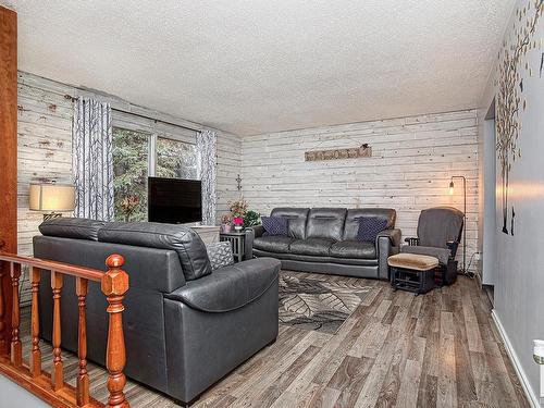 23 Bella Coola Drive, Leduc, AB - Indoor Photo Showing Living Room