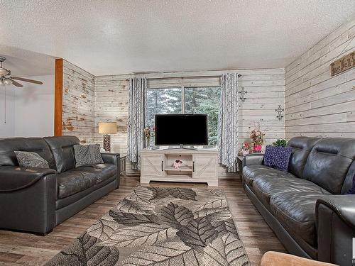 23 Bella Coola Drive, Leduc, AB - Indoor Photo Showing Living Room