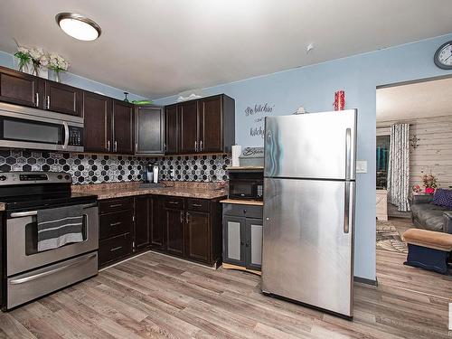 23 Bella Coola Drive, Leduc, AB - Indoor Photo Showing Kitchen