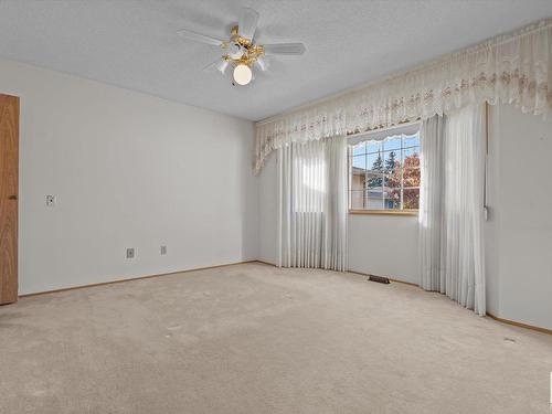 219 Knottwood Road Nw, Edmonton, AB - Indoor Photo Showing Other Room