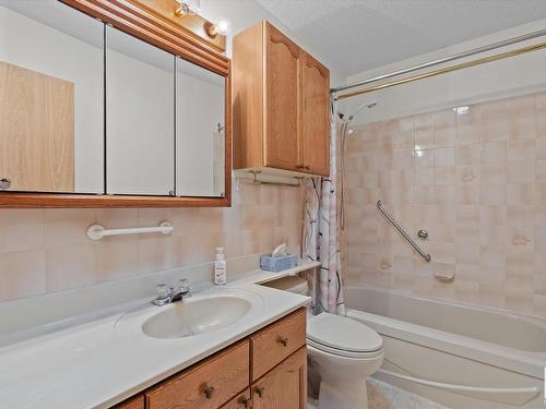 219 Knottwood Road Nw, Edmonton, AB - Indoor Photo Showing Bathroom