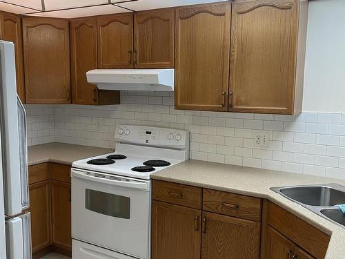 102 45 Gervais Road Nw, St. Albert, AB - Indoor Photo Showing Kitchen