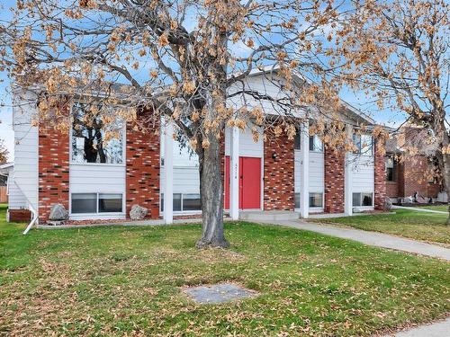 5714 52 St, Wetaskiwin, AB - Outdoor With Facade