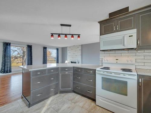 5714 52 St, Wetaskiwin, AB - Indoor Photo Showing Kitchen