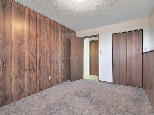 5714 52 St, Wetaskiwin, AB - Indoor Photo Showing Bedroom