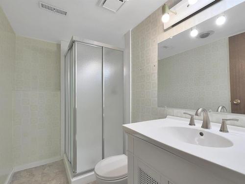 5714 52 St, Wetaskiwin, AB - Indoor Photo Showing Bathroom