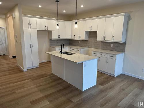 6 11 Dalton Link, Spruce Grove, AB - Indoor Photo Showing Kitchen With Double Sink