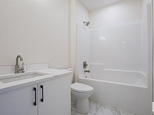 8 11 Dalton Link, Spruce Grove, AB - Indoor Photo Showing Bathroom