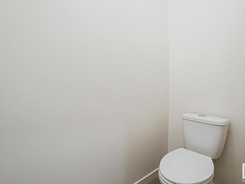 8 11 Dalton Link, Spruce Grove, AB - Indoor Photo Showing Bathroom