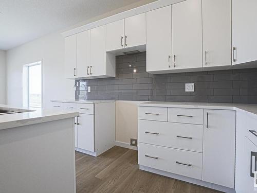 8 11 Dalton Link, Spruce Grove, AB - Indoor Photo Showing Kitchen