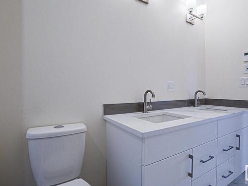 8 11 Dalton Link, Spruce Grove, AB - Indoor Photo Showing Bathroom