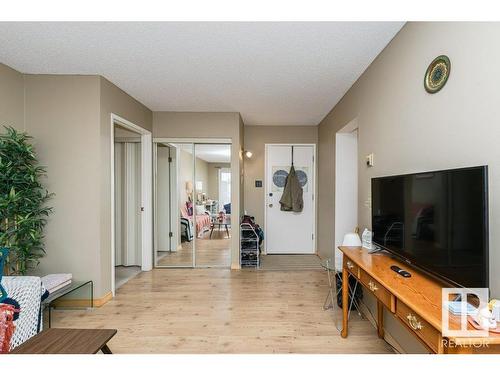 308 5125 Riverbend Road, Edmonton, AB - Indoor