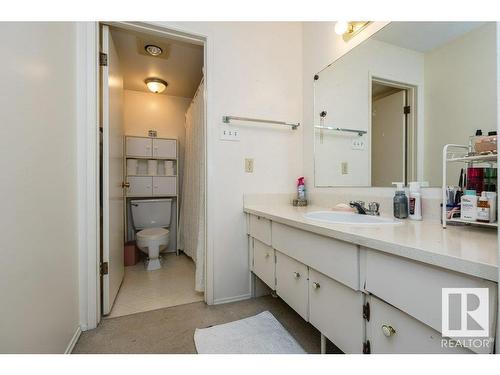 308 5125 Riverbend Road, Edmonton, AB - Indoor Photo Showing Bathroom