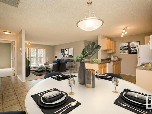 220 2098 Blackmud Creek Drive, Edmonton, AB - Indoor Photo Showing Kitchen