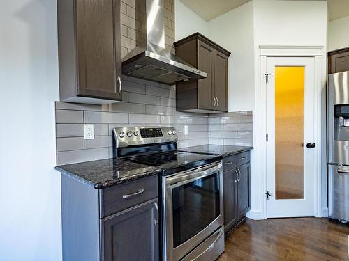 16808 40 Street, Edmonton, AB - Indoor Photo Showing Kitchen