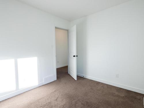 16808 40 Street, Edmonton, AB - Indoor Photo Showing Other Room