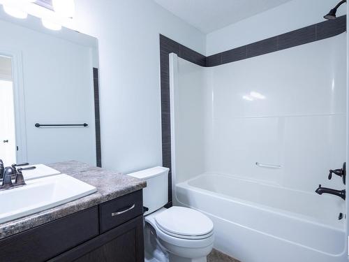 16808 40 Street, Edmonton, AB - Indoor Photo Showing Bathroom