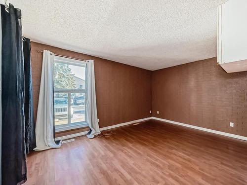 28 3111 142 Avenue, Edmonton, AB - Indoor Photo Showing Other Room